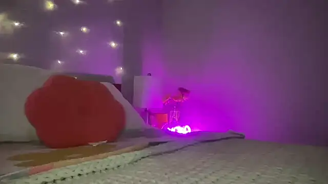 Snapshot of Fitnessbabe69 chatting on December 2024 10:01:02 AM Fitnessbabe69 online show from December 2024 10:01:02 AM