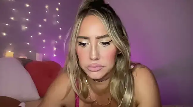 Snapshot of Fitnessbabe69 chatting on February 2025 11:57:02 AM Fitnessbabe69 online show from February 2025 11:57:02 AM